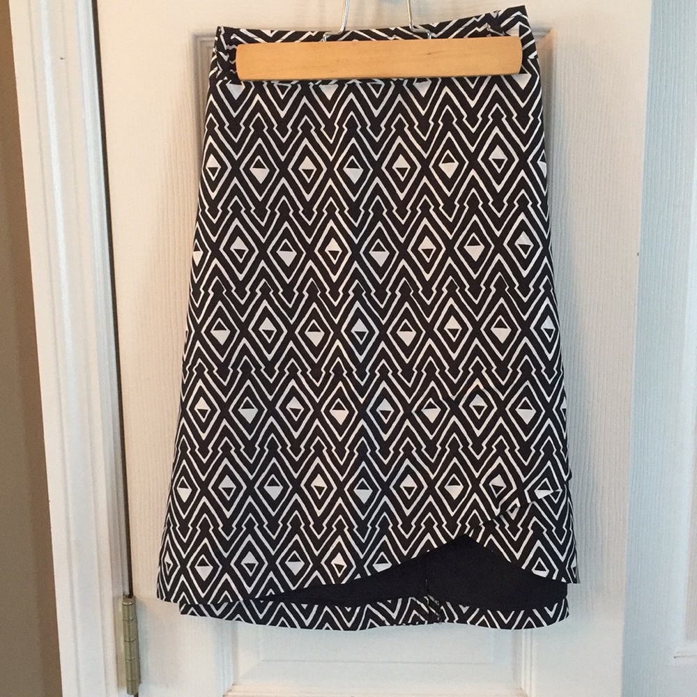 Black and white mini skirt